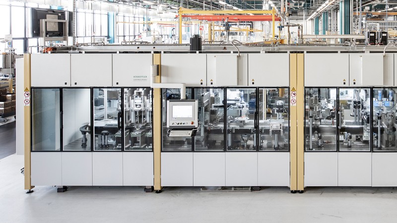 Manufacturing hall at Schaeffler's Special Machinery